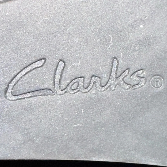 Clarks Size 8 - Picture 7 of 8